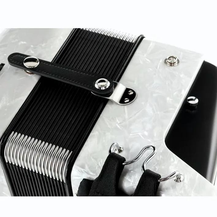 Hohner Bravo III 72 White silent key : Ergonomie, finitions et avis technique