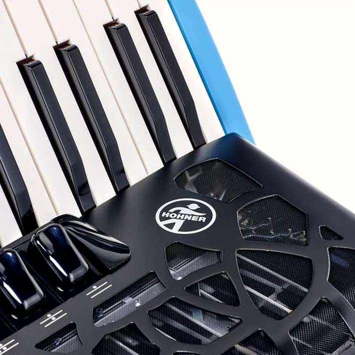 Notre avis complet sur l’accordéon Hohner Bravo III 72 myColor Sky