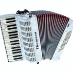 Test de l’accordéon Thomann Junior III 84 White : Verdict de l’expert